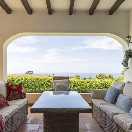 The Ocean Light House By Clama Retreats Colares